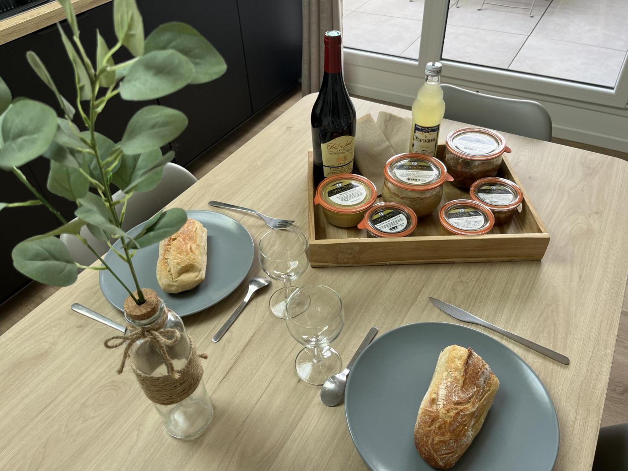 Appart-Hotel N 3 Avec Terrasse, Piscine, Petit-Dejeuner Et Parking Prive Chouzelot Exteriör bild