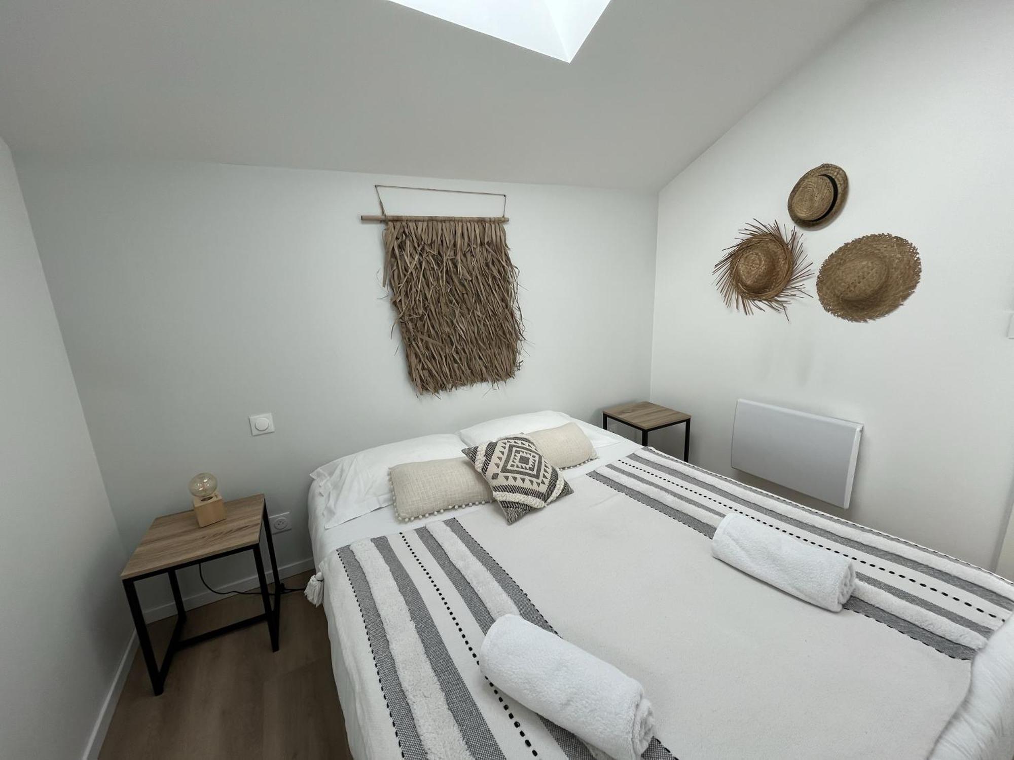 Appart-Hotel N 3 Avec Terrasse, Piscine, Petit-Dejeuner Et Parking Prive Chouzelot Exteriör bild
